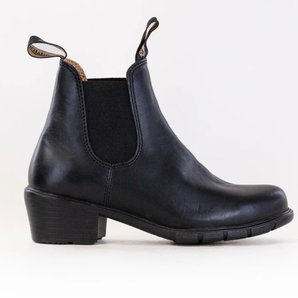 Blundstone Heeled Bootie 38.5 in Black Leather